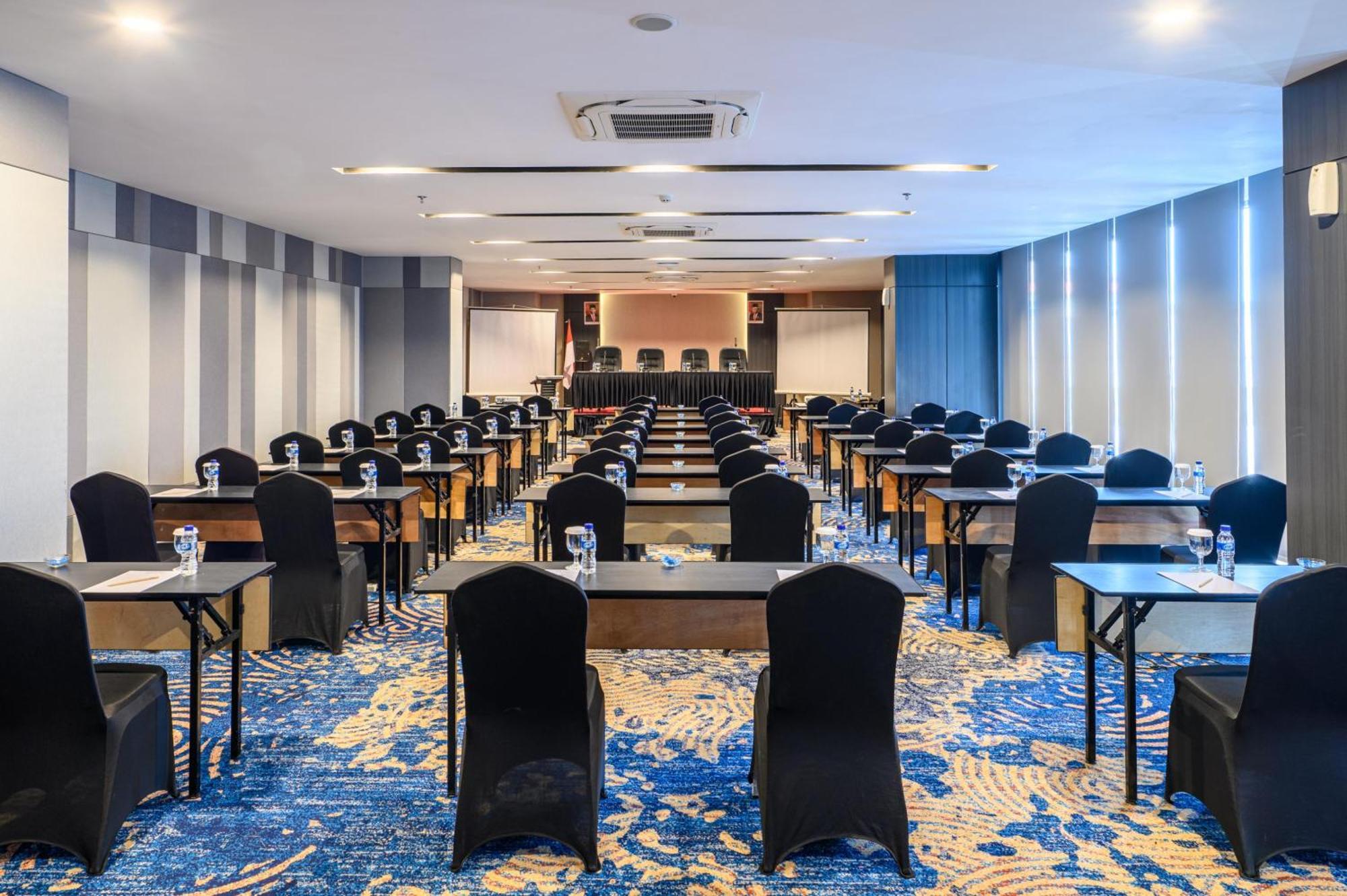 Aston Sorong Hotel & Conference Center Екстер'єр фото