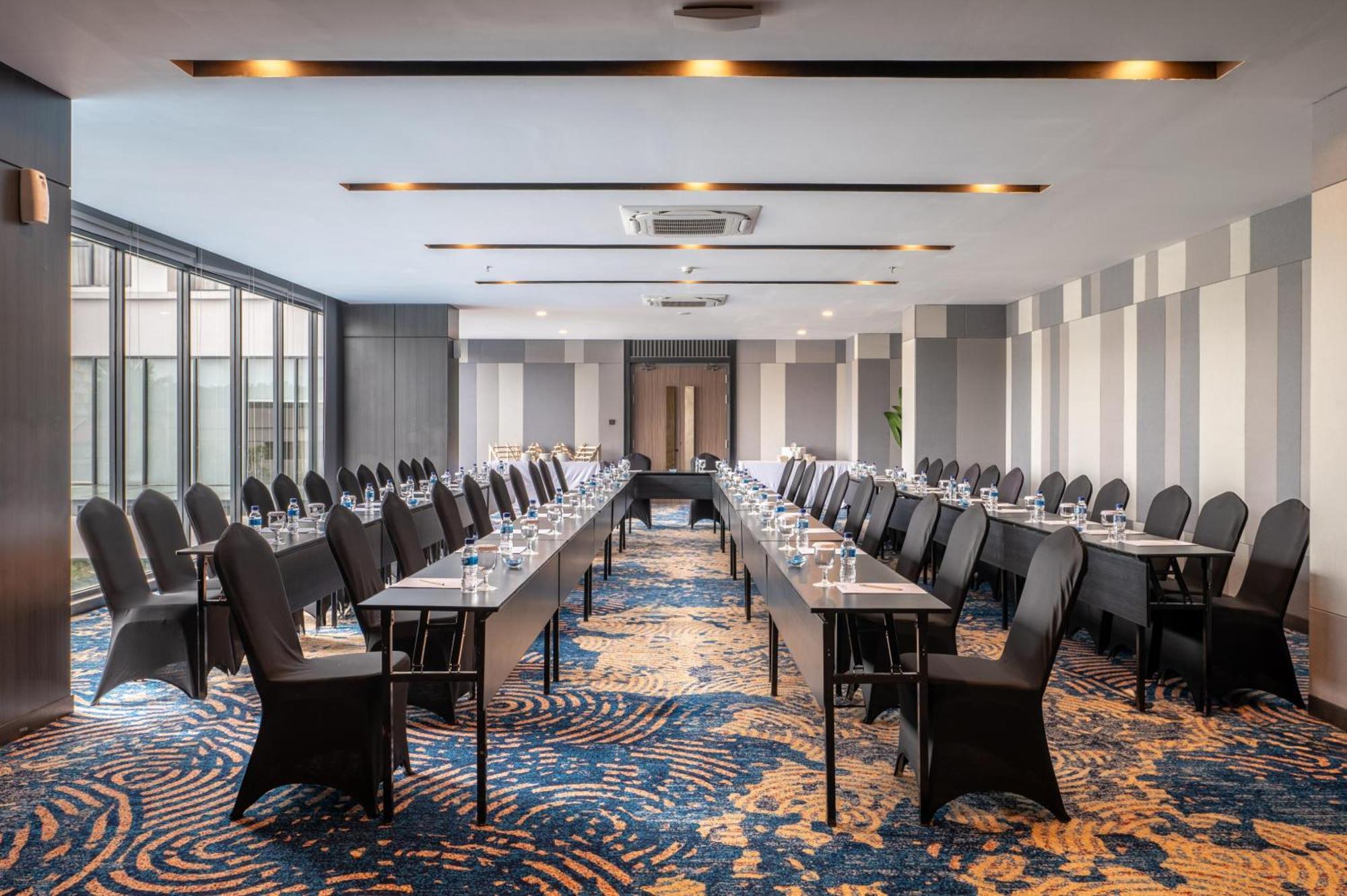 Aston Sorong Hotel & Conference Center Екстер'єр фото